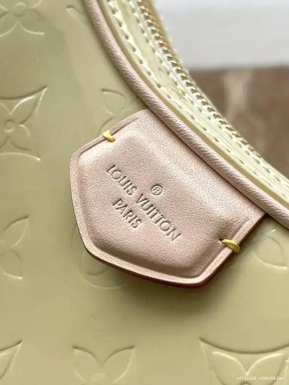 Official oldcobbler Croissant PM LOUIS VUITTON 0605